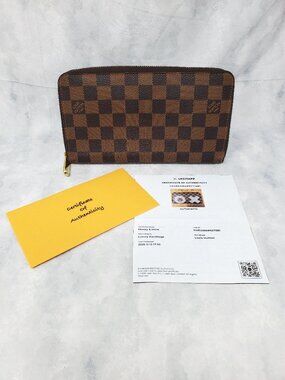 Louis Vuitton Damier Ebene Zippy Wallet w/ Certificate Of Authenticity